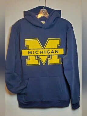 405. NWT - Michigan Wolverines Hooded Sweatshirt